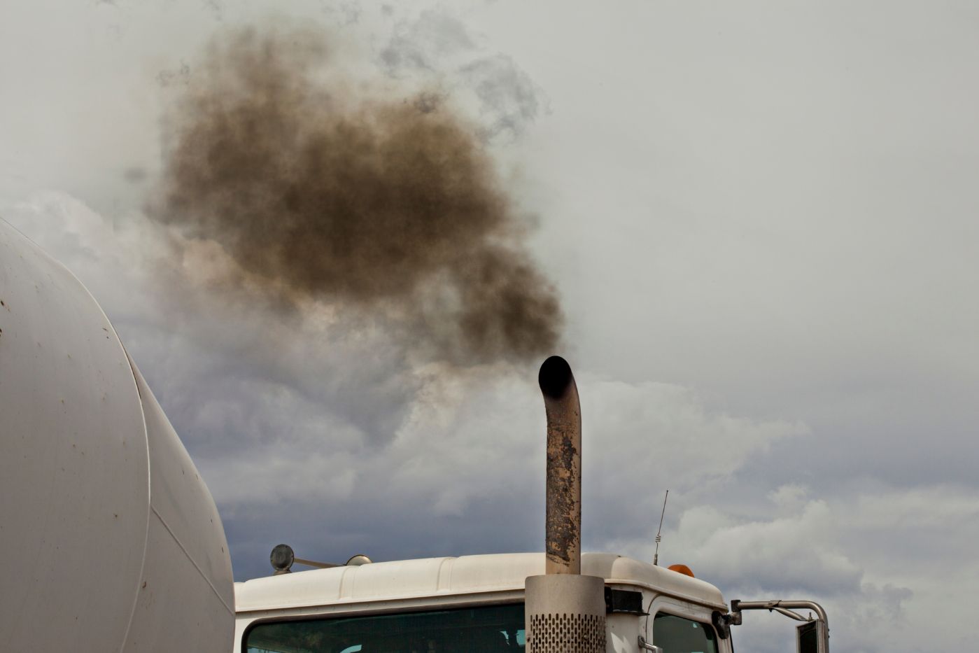 Exhausting Problem Common Signs of Exhaust Problems in Trucks: What Every Driver Should K ...
